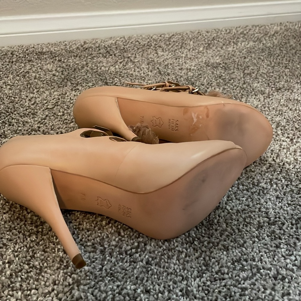 Nude Floral buckle heels - Picture 4 of 4